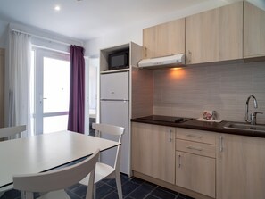Apartment | Dining - Stay for 5 Near Beach (Guidel)