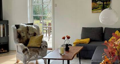 Enchanting holiday home with alpacas in Lundeborg