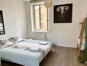 Free WiFi, bed sheets