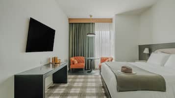 Premium bedding, down comforters, desk, laptop workspace