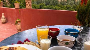 Free daily continental breakfast