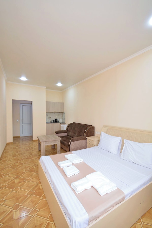 Appartement Standard, vue ville | Bureau, espace de travail pour ordinateur portable
