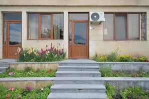 Front of property - Soma Apart-Hotel (Yerevan)