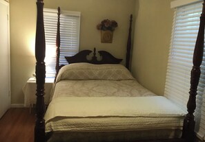 Bügeleisen/Bügelbrett, WLAN, Bettwäsche