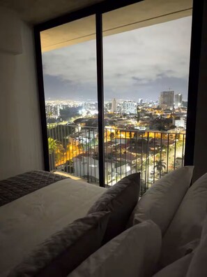 1 bedroom, iron/ironing board, WiFi, bed sheets - Babylon 1709, 17th floor  City view & La Sabana (San José)