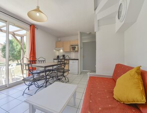 House | Living room - Country Stay for 6 in Provence Vineyards (Saint-Saturnin-les-Avignon)