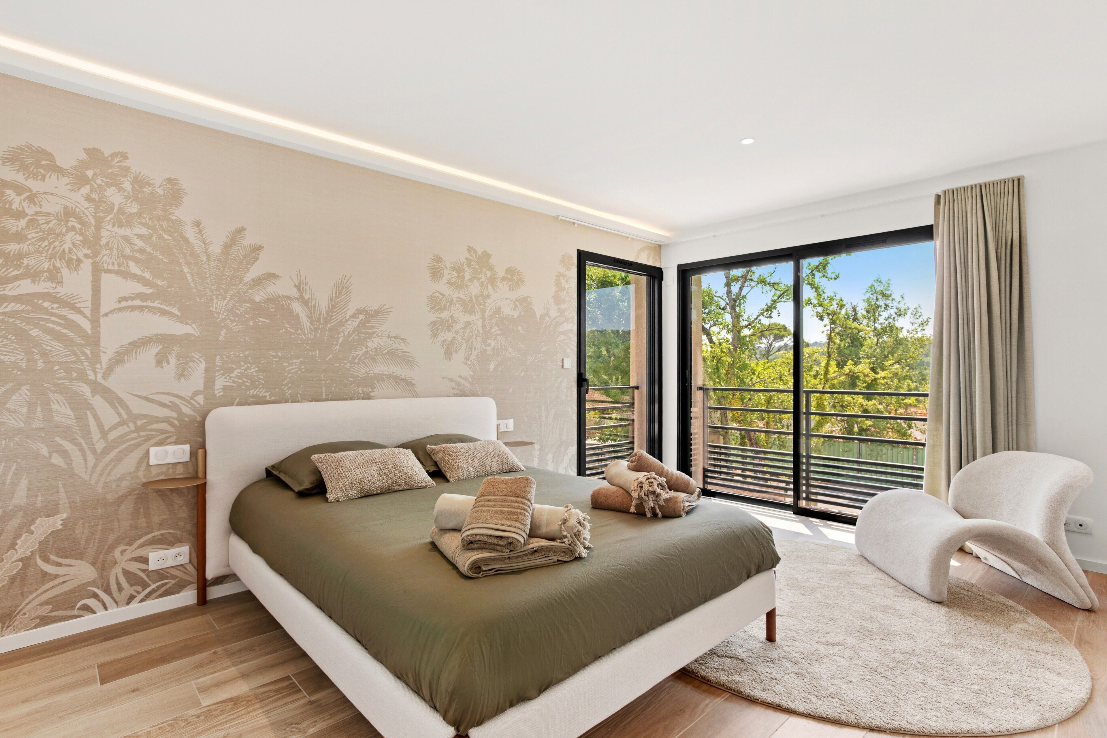 4 bedrooms, WiFi, bed sheets