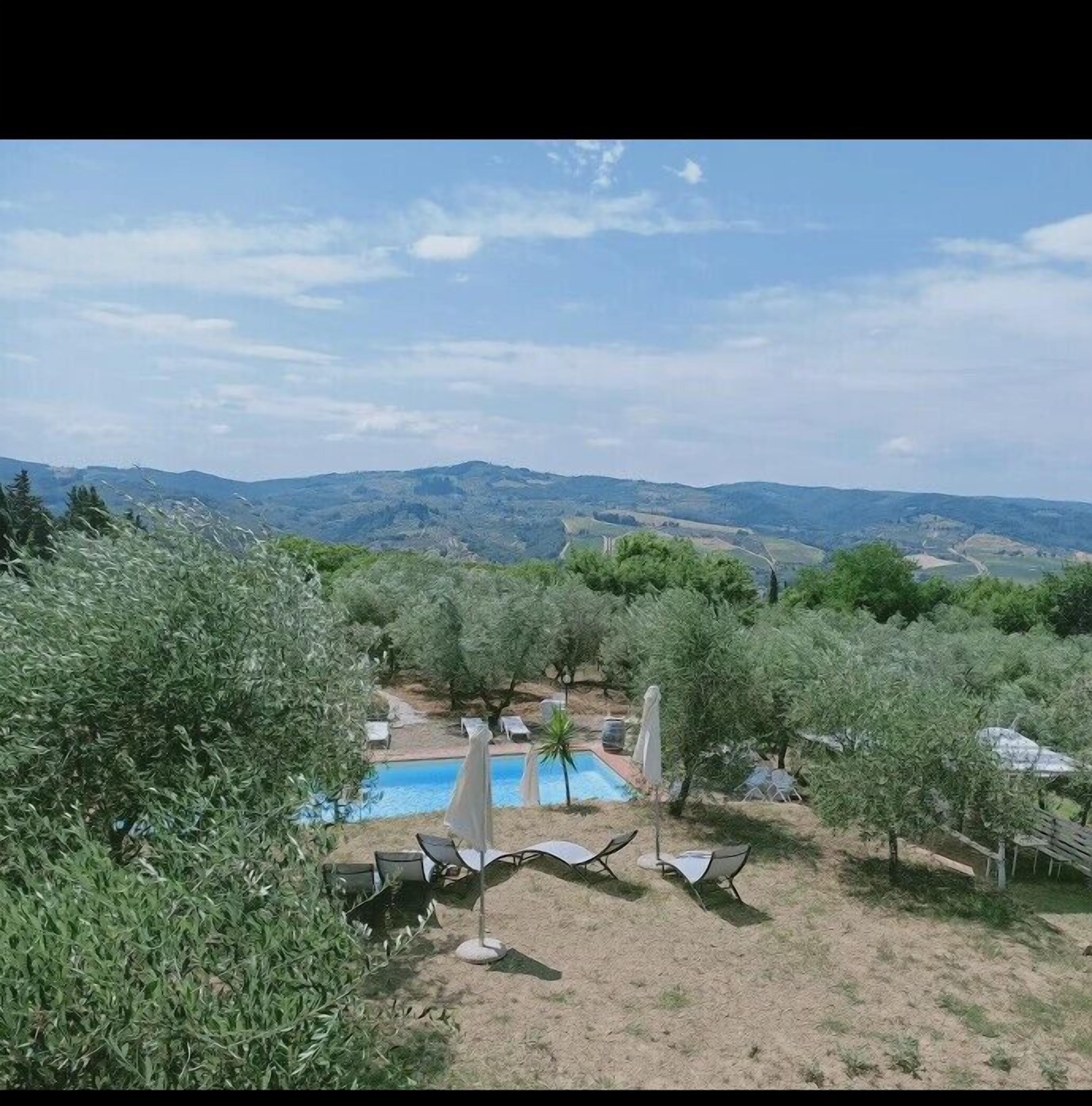 Deluxe Room | Individually furnished, desk, iron/ironing board, free WiFi