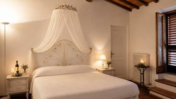 Deluxe-Doppelzimmer, Balkon, Hügelblick