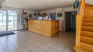 Apartment | Reception