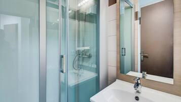 Apartemen | Kamar mandi | Bathtub