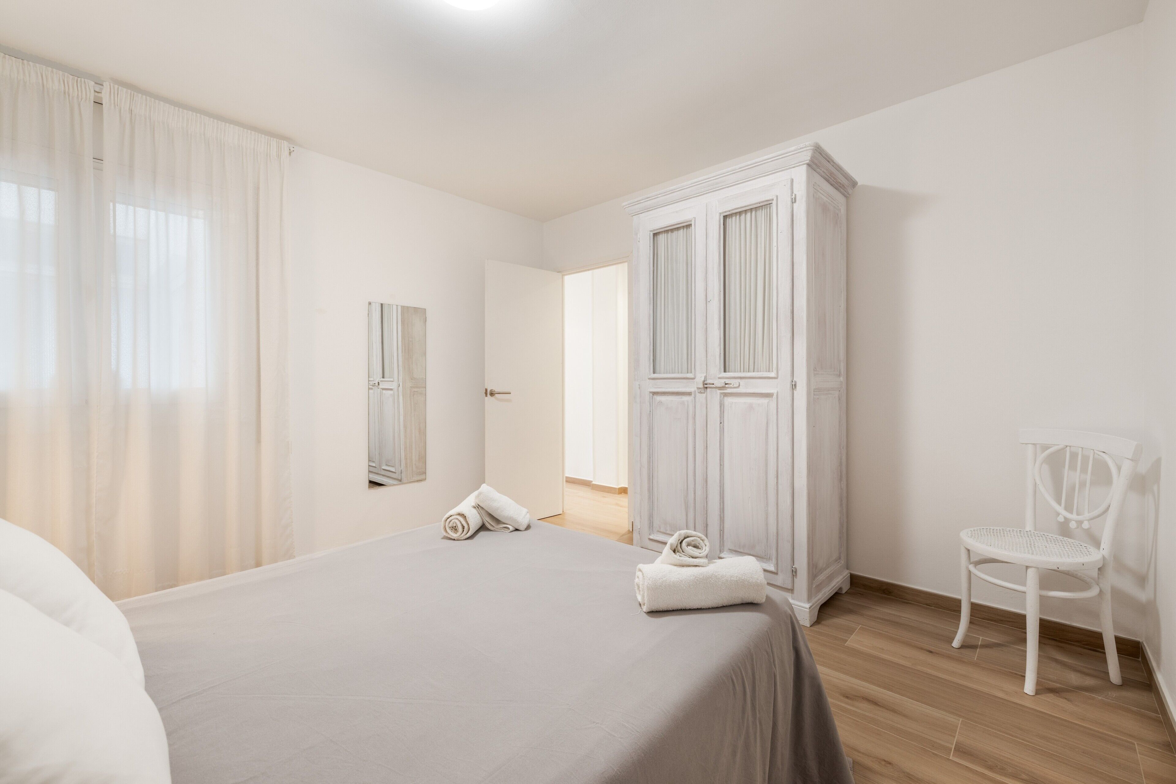 3 slaapkamers, een strijkplank/strijkijzer, wifi, beddengoed