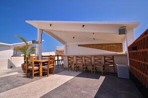 Comfort Suite, Lake View | Outdoor dining - View Ventura (Colonia Juan N. Álvarez)