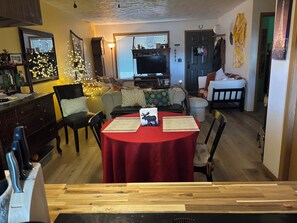 Interior - Cute & comfy, close be Gallatin County Fairgrounds & Gallatin Valley BMX Park (Bozeman)