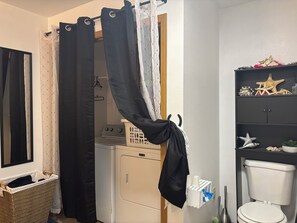 Hair dryer, towels, toilet paper - Cute & comfy, close be Gallatin County Fairgrounds & Gallatin Valley BMX Park (Bozeman)