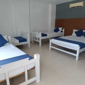 Habitación cuádruple | Wifi gratis 