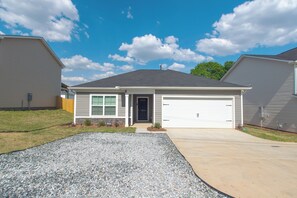 Exterior -  Brand New Modern House Close To Everything Greenville SC  Offers (Greenville)