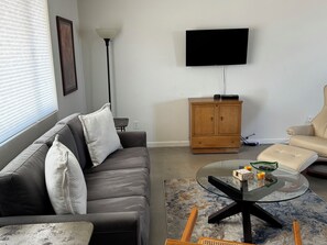 Smart TV - Sweeping Desert & Mountain Views Near Downtown Joshua Tree & JT National Park (Joshua Tree)