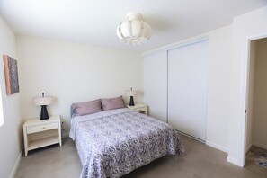3 bedrooms, desk, iron/ironing board, free WiFi - Sweeping Desert & Mountain Views Near Downtown Joshua Tree & JT National Park (Joshua Tree)