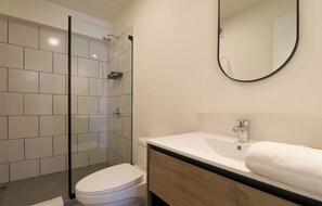 Shower, hair dryer, towels, shampoo - w* | Curated Urban 2BR w/ Balcony in Miraflores (Miraflores)