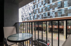 Property grounds - w* | Design-Forward 2BR w/ Balcony in Miraflores (Miraflores)