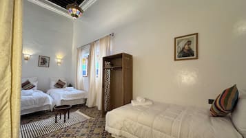 Chambre Standard double ou avec lits jumeaux | Accès au Wi-Fi (inclus)