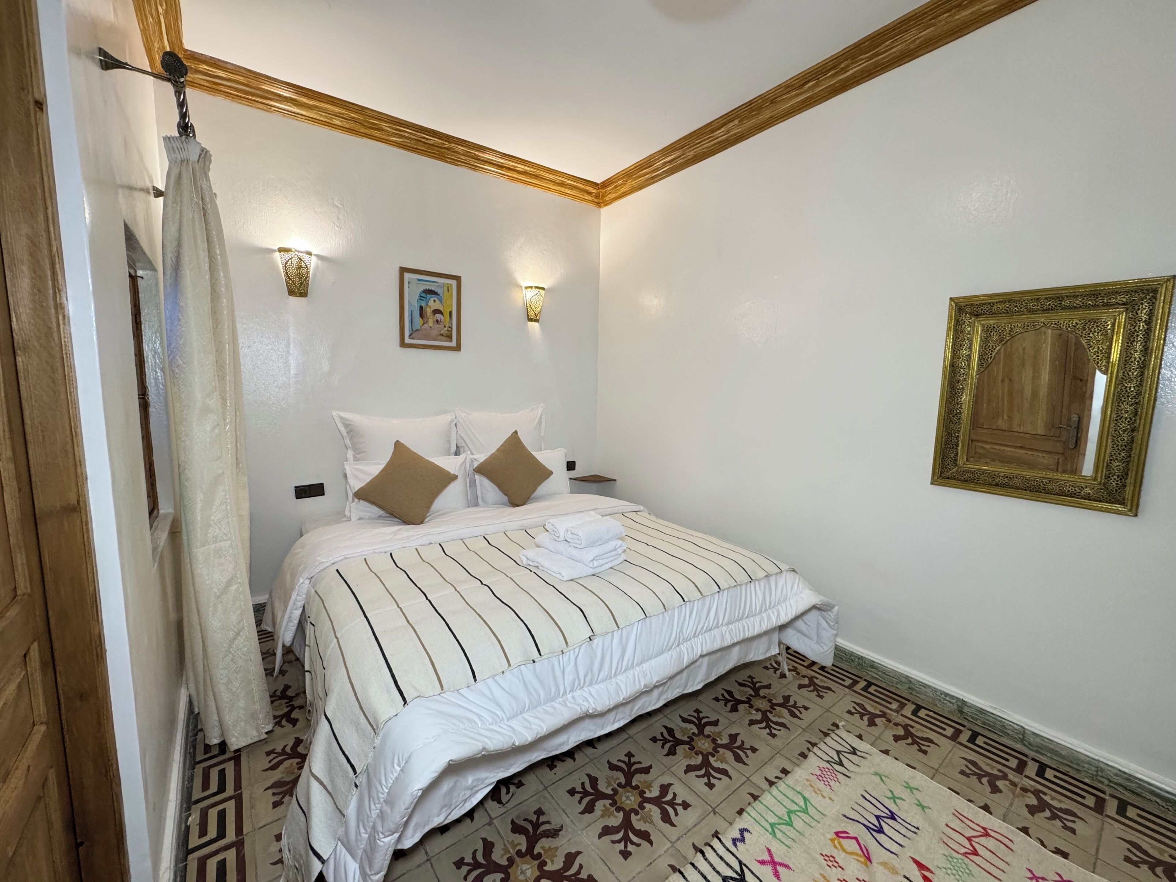 Habitación estándar con 1 cama doble o 2 individuales | Wifi gratis