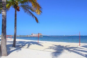 Ubicación a pie de playa, tumbonas y toallas de playa