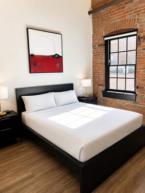 1 slaapkamer, een strijkplank/strijkijzer, gratis wifi, beddengoed