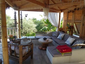 Property grounds - Holiday Home 'Patio Fleuri' with Private Pool, Private Terrace and Air Conditioning (Callian)