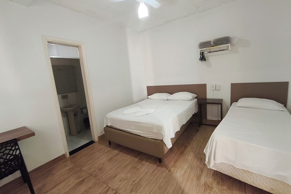 Economy Twin Room | Desk, laptop workspace, WiFi (free)