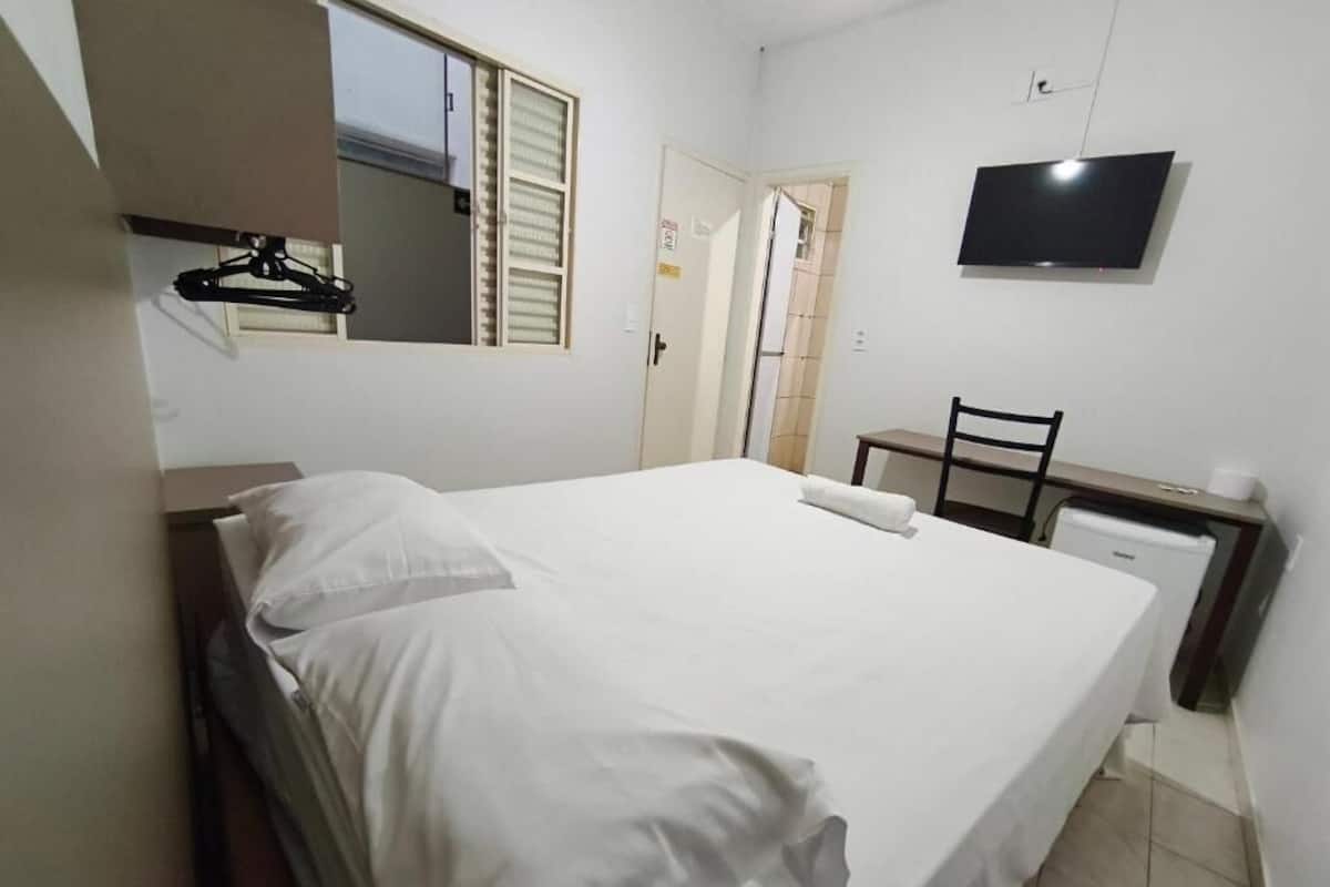 Habitación estándar doble | Escritorio, espacio para trabajar con un portátil, wifi gratis