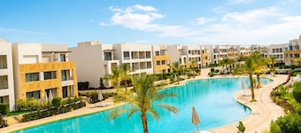 Chic Stays - Boho 2BR Lagoon View - Azha Pavo