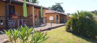 Apartment 'Palmiers 2' with Private Garden and Wi-Fi