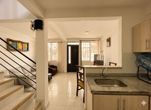 Interior - Nido del Bosque · Coffee Farm Host · Hot Springs 25 min · Pet Friendly (Dosquebradas)