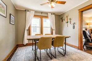Dining - Charming NKC Bungalow Walkable to Dining & Shops (North Kansas City)