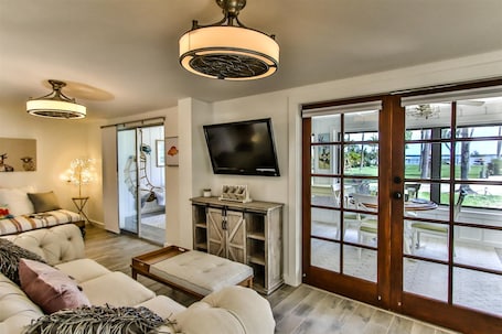 Suite Life , Pet Friendly | Individually decorated, blackout drapes, iron/ironing board, free WiFi. Island View Cottages Sebastian