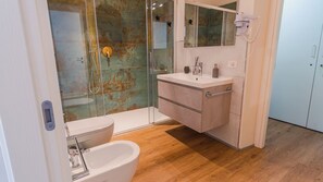Shower, hair dryer, bidet, towels - La Piazzuola - One Bedroom Apartment, Sleeps 4 (Salo)