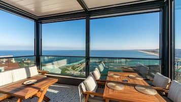 Comfort Apartment, Balcony, Sea View | Dining