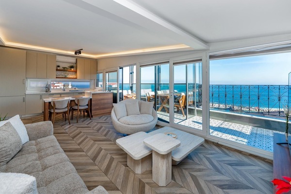 Comfort Apartment, Balcony, Sea View | Living area