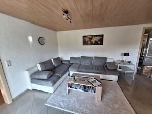 Living area - Vacation apartment Nadine Garten (Rickenbach)