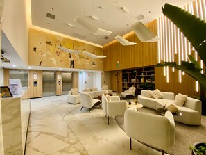 Basic Apartment | Lobby - Executive Apart en San Isidro WiFi Pool (Lima)