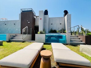 Basic Apartment | Property grounds - Executive Apart en San Isidro WiFi Pool (Lima)