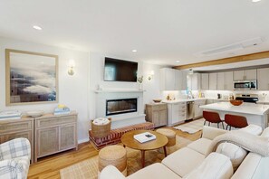 TV, fireplace, offices - Lakeview Cabin at the Cove (Zephyr Cove)