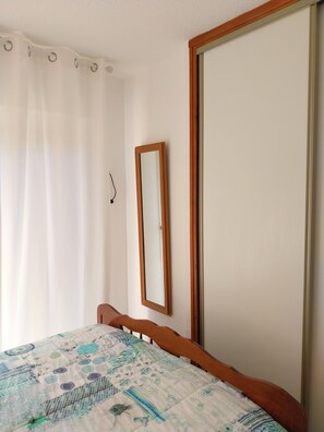 Room - Apartment “Soleil D'Oc 8” with Private Garden (Cazaubon)