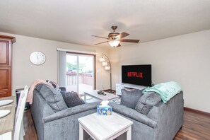 Smart TV - 4BR South Fargo, Sleeps 6, Fenced Yard, Games (Fargo)