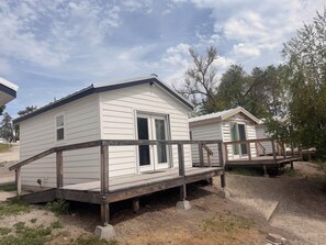 Exterior - Charming Waterfront Cabin on the Lake - Cabin 2 (Republic)