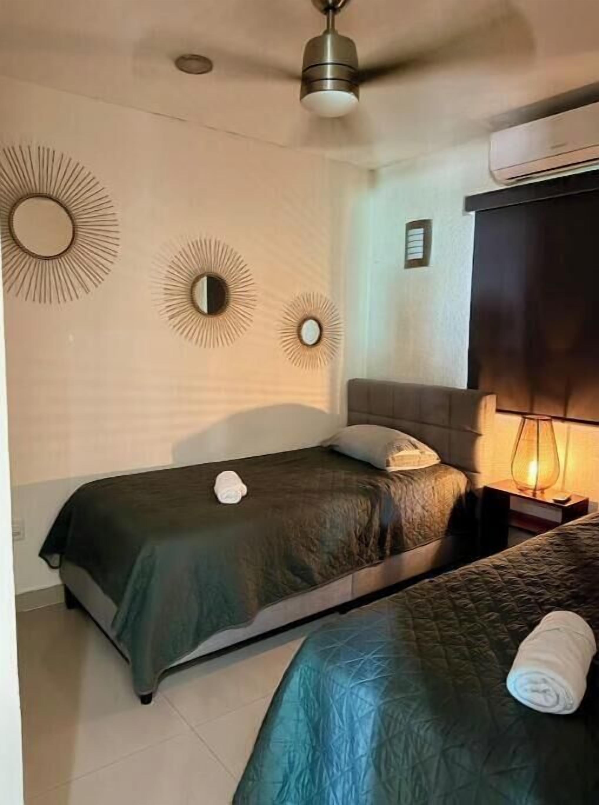 Iron/ironing board, internet, bed sheets