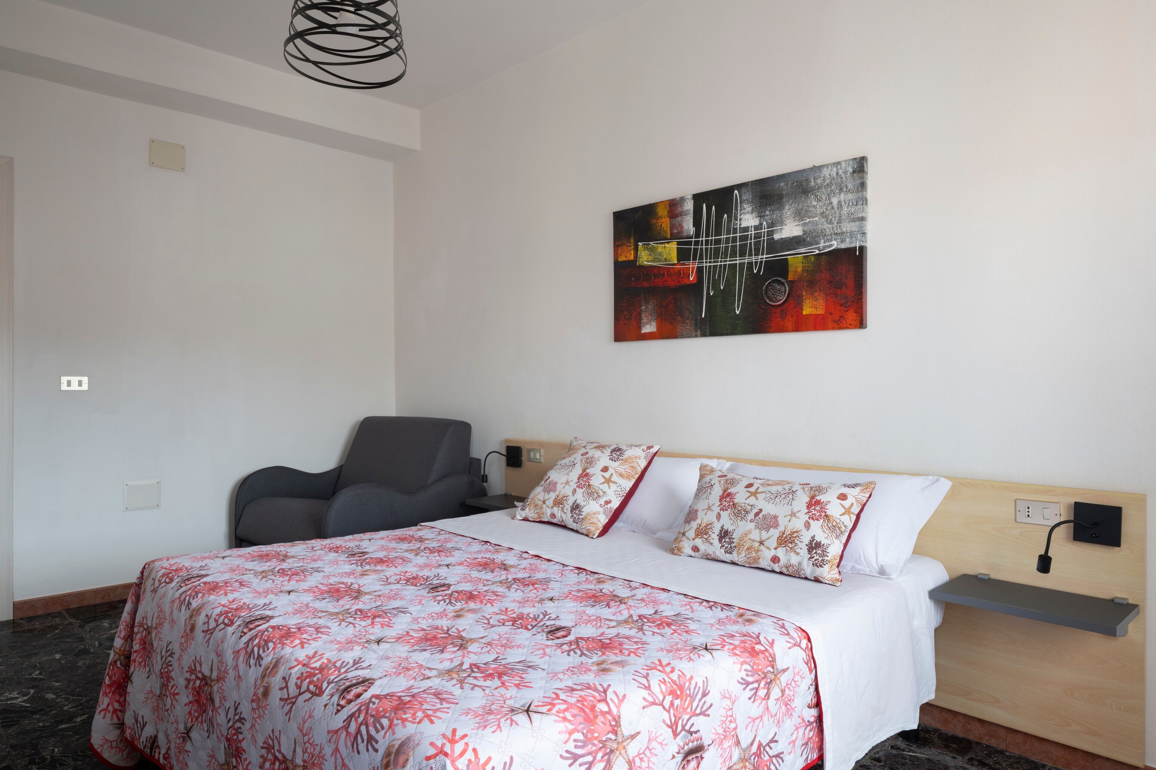WiFi, bed sheets