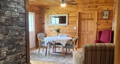 Beautiful 3-bedroom house in peaceful Starksboro perfect for relaxing getaway
